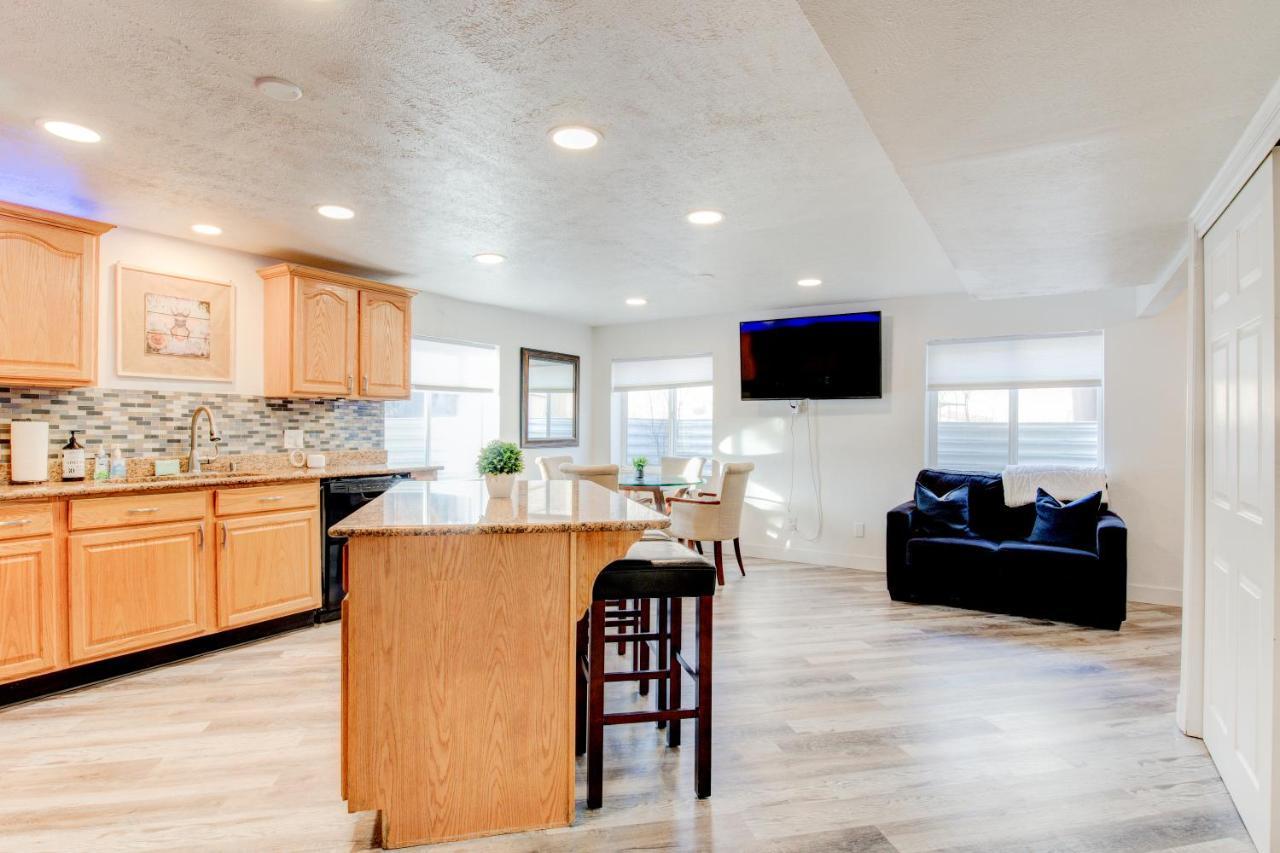 Modern Private Whole Unit 4 Bedroom Guest Suite King Bed Salt Lake City Extérieur photo